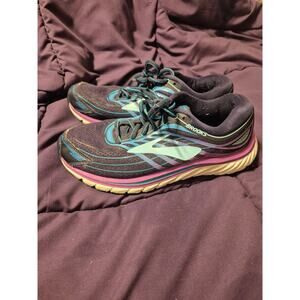 Brooks Running Shoes – Women’s Size 7